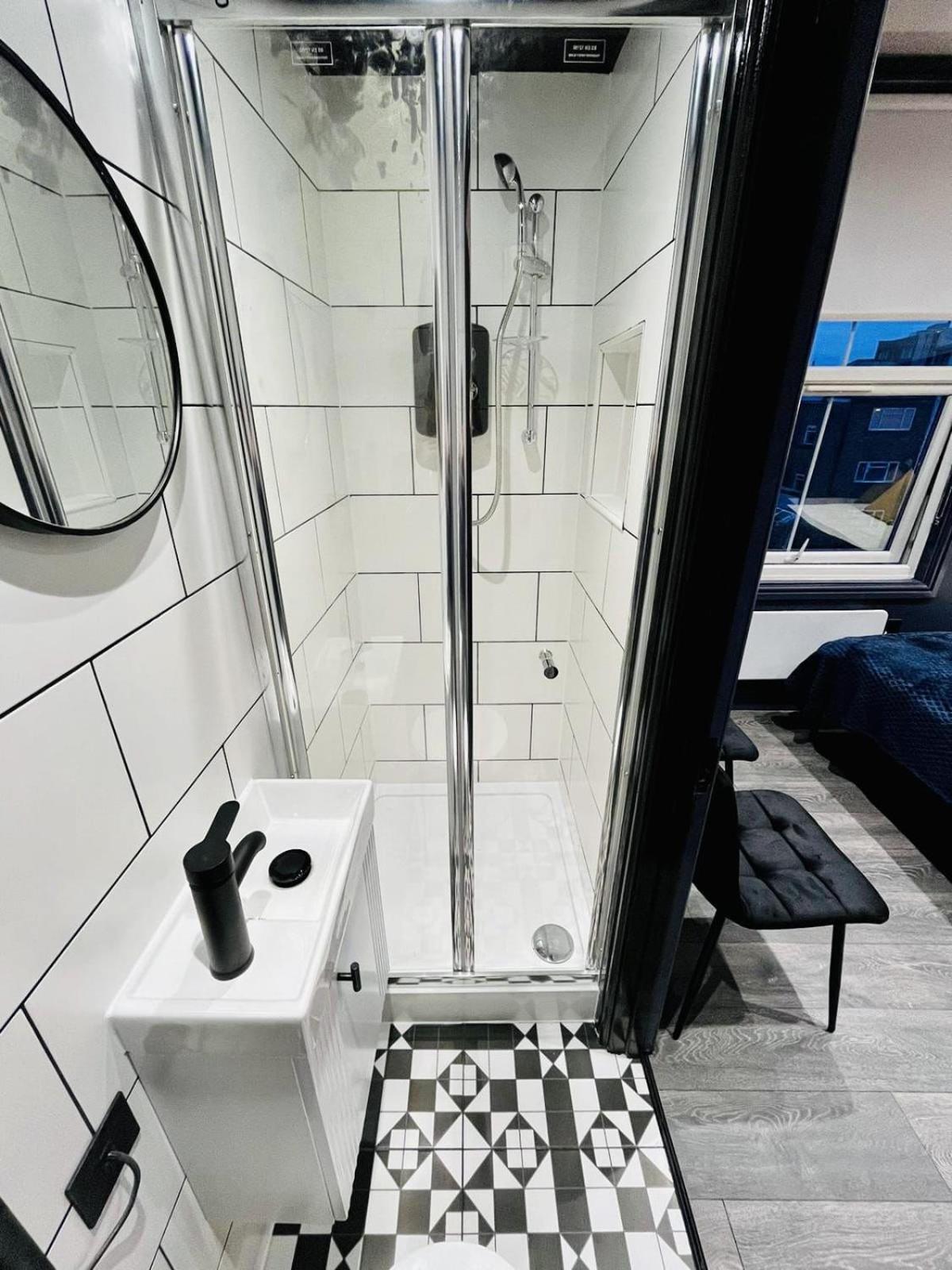 London 39 Blue House Luxury Ensuite Ideal For Tourists Exteriör bild